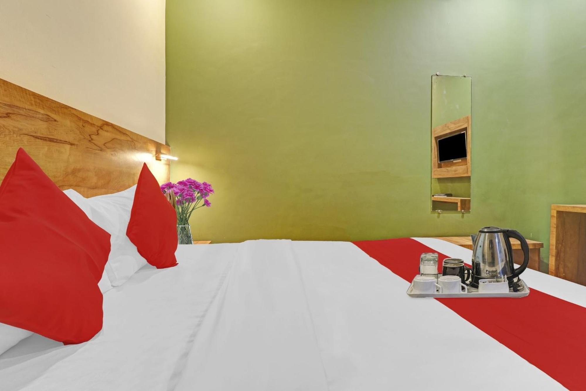 O The Near Chhatrapati Shivaji International Airport Hotel Bombay