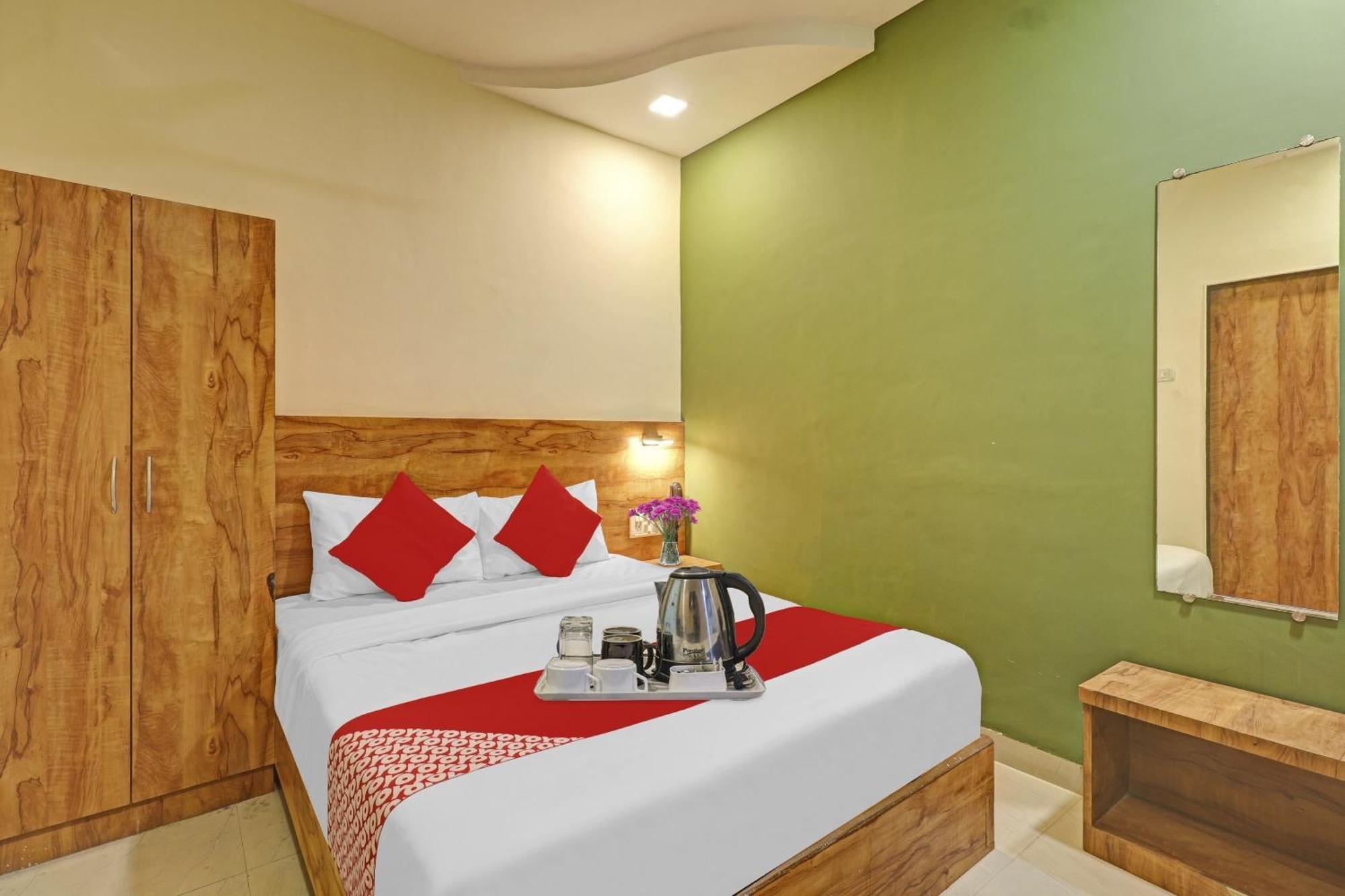 O The Near Chhatrapati Shivaji International Airport 4* Bombay